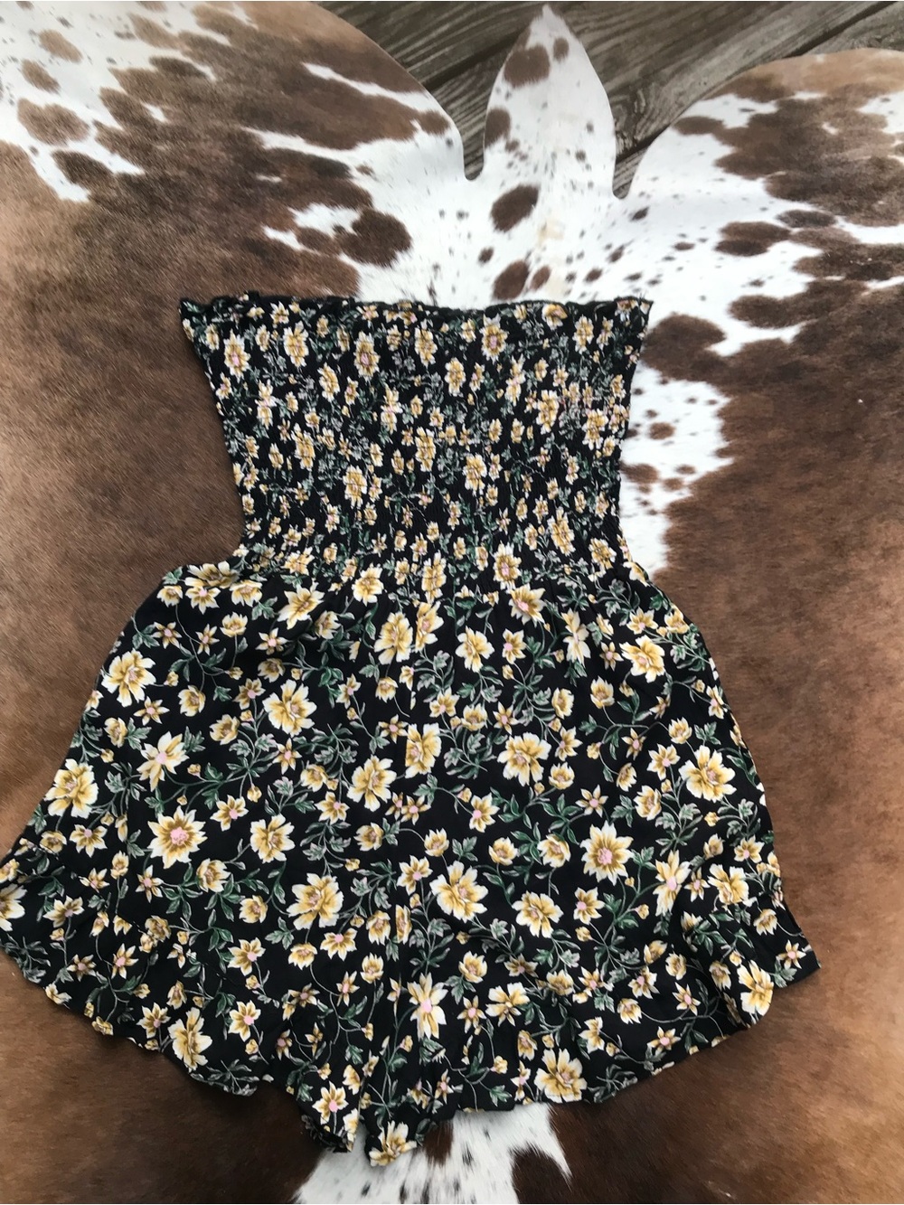 Angie Floral Smocked Romper Sz M - Picture 4 of 5